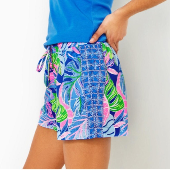 NWT Lilly Pulitzer Katia Mid Rise Shorts Beleaf In Yourself NWT In Package Blue - Picture 8 of 9
